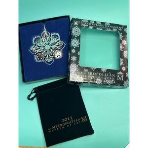 Metropolitan Museum 2013 Sterling Silver Snowflake Christmas Ornament
